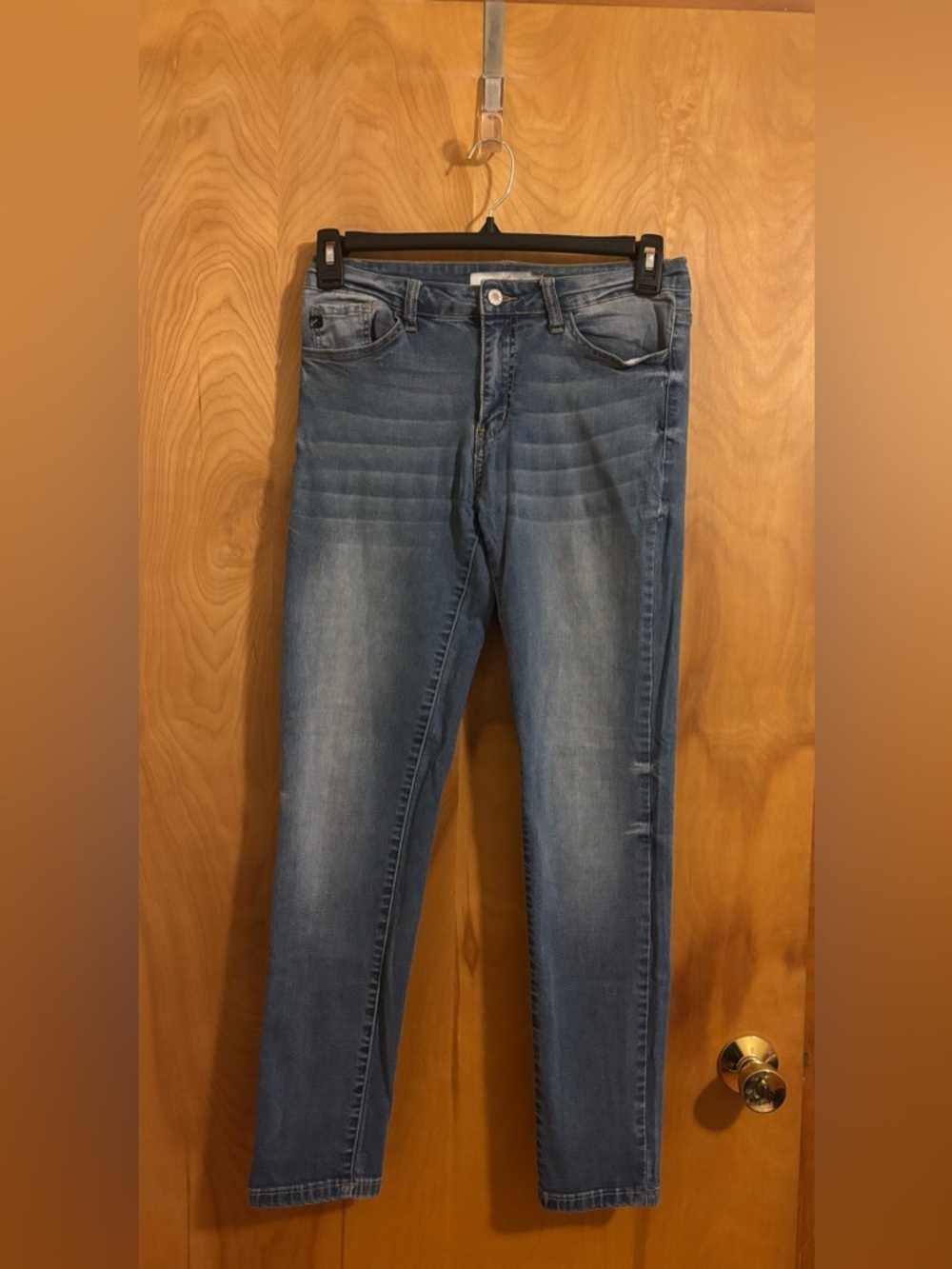 KanCan Women's Slim Jeans in Faded Blue Wash